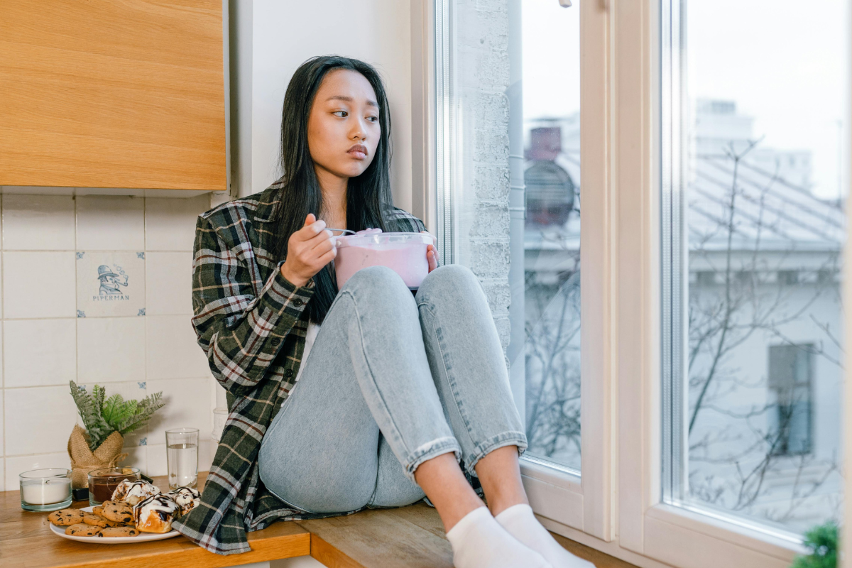 Stress Eating vs. Mindful Fueling: What's the Difference & How to Choose Wisely