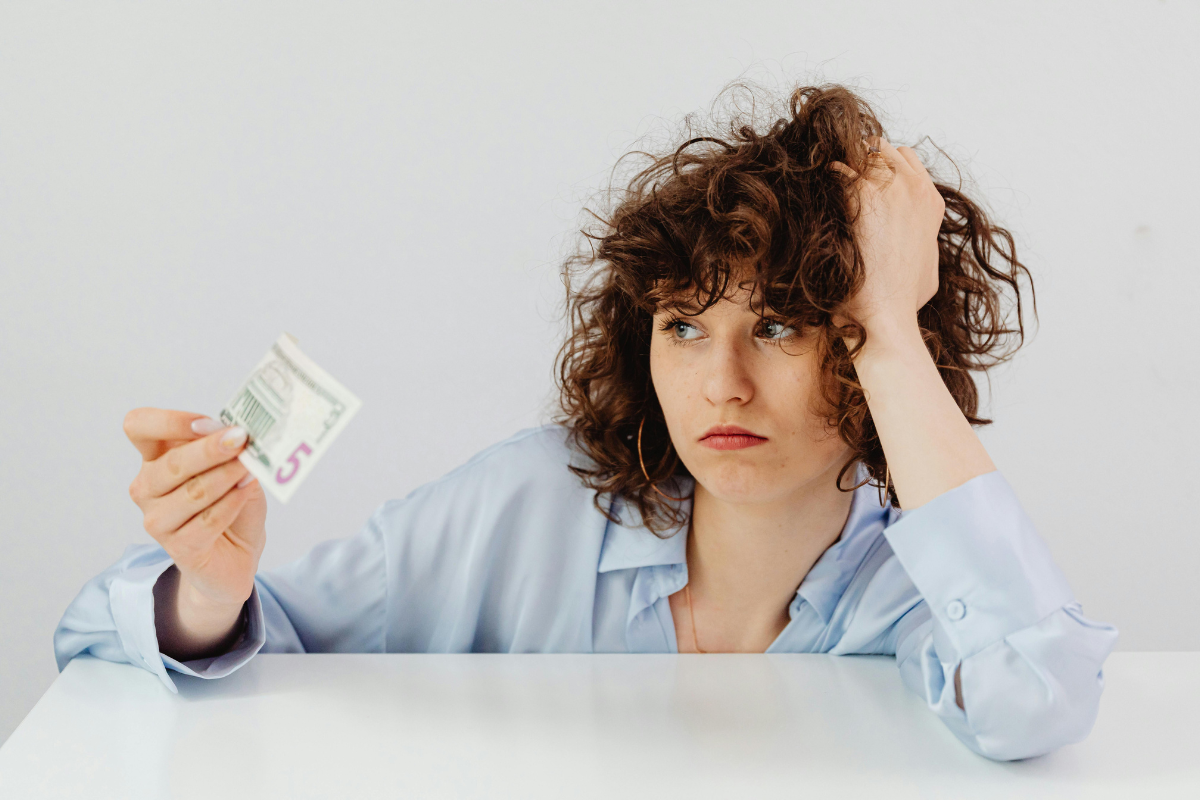 Stress-Free Budgeting: A Simple Guide to Managing Your Money: Practical tips for managing finances without feeling overwhelmed.
