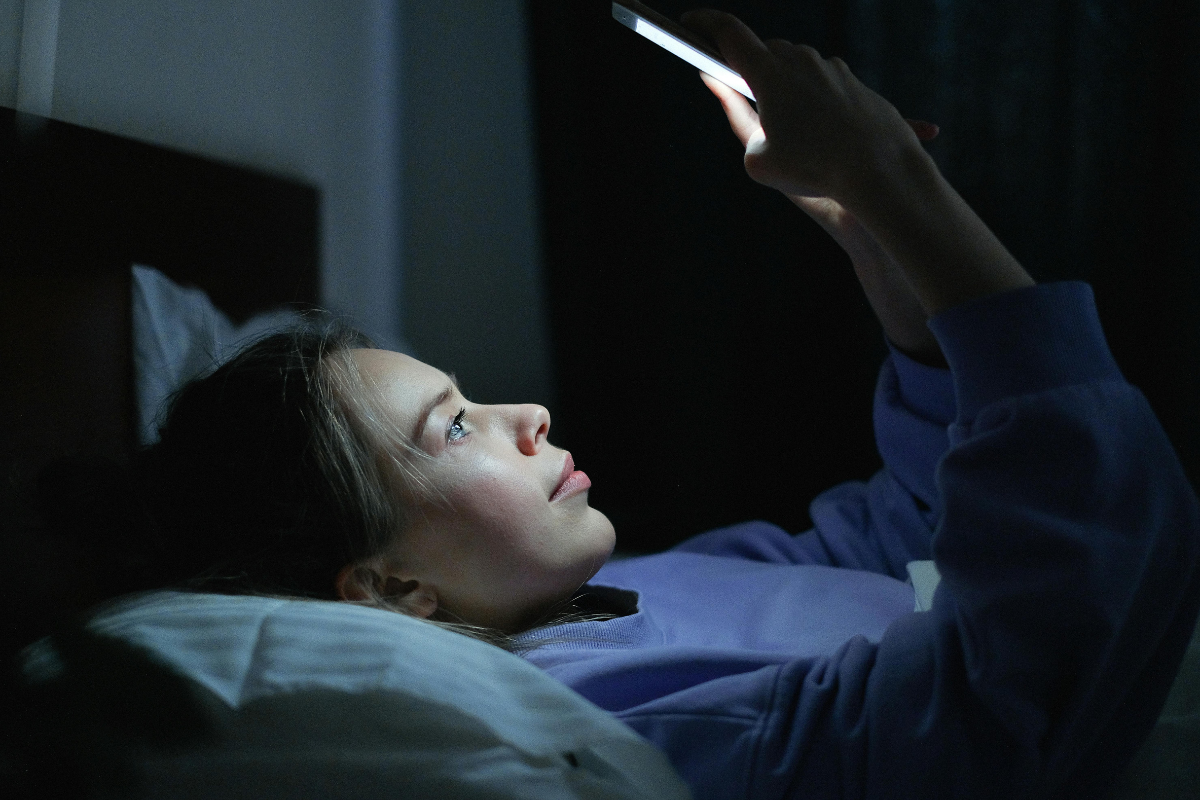 The Digital Detox for Better Zzzs: How Blue Light Sabotages Your Sleep & What to Do About It.