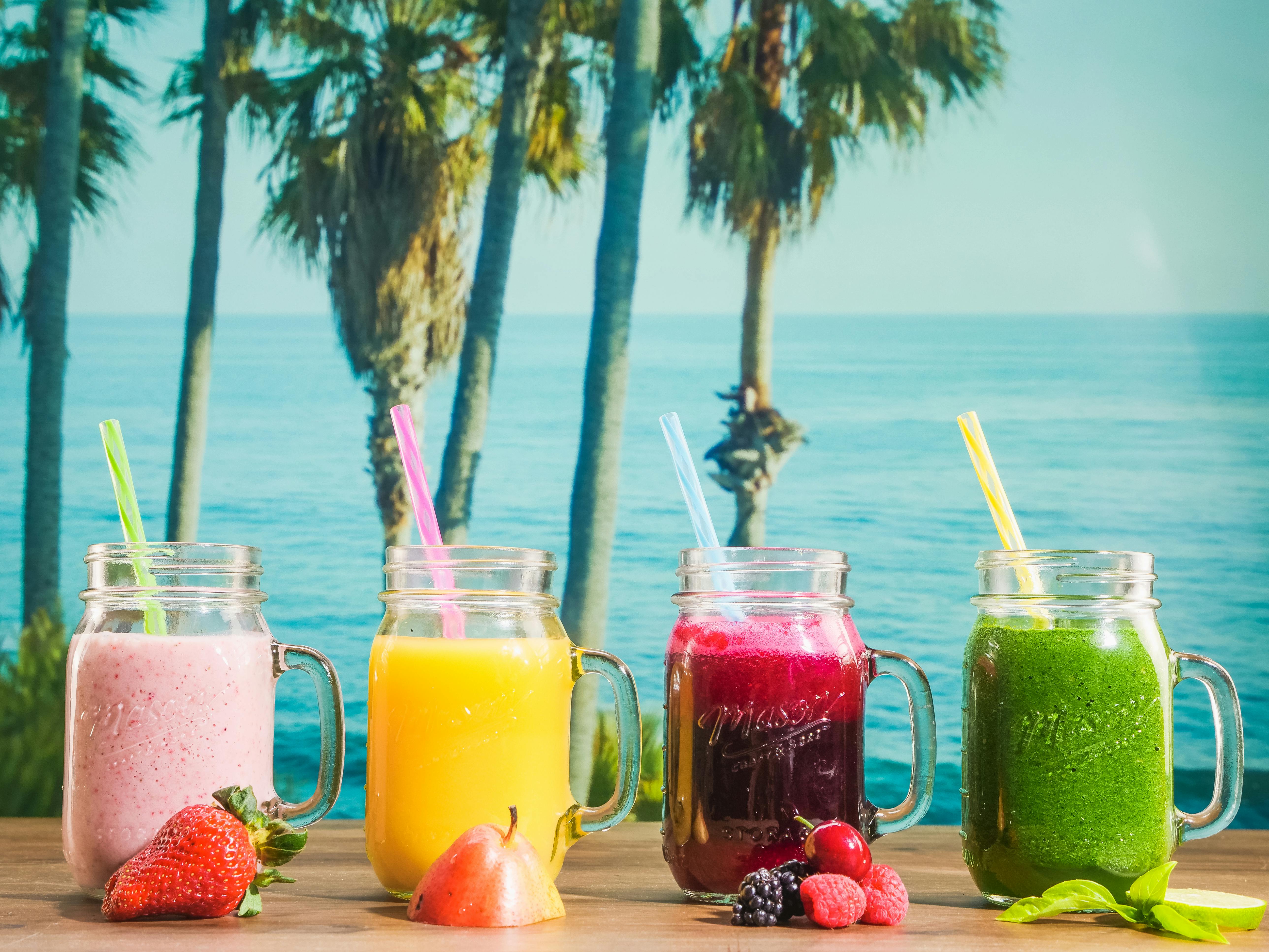Refreshing Summer Smoothies & Drinks: Hydrating Recipes for Energy and Wellness:
